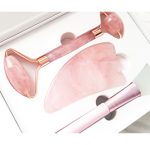 Carystea GIFT BOX  (Rose Quartz Roleer – Gua Sha-Πινέλο Σιλικόνης )
