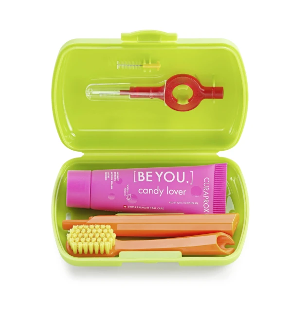 0845c2c8d7d50543a63af5a8bbcc368f.jpg Curaprox Travel Set Στοματικής Υγιεινής Ταξιδίου Πράσινο - Image 1
